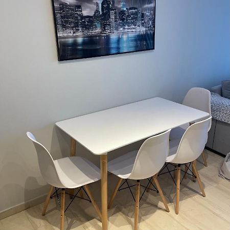 Luxury 3 Bedroom Apartment In Kiato Center Bagian luar foto