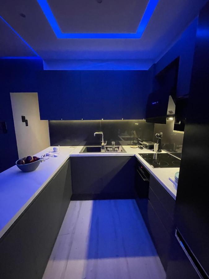Luxury 3 Bedroom Apartment In Kiato Center Bagian luar foto