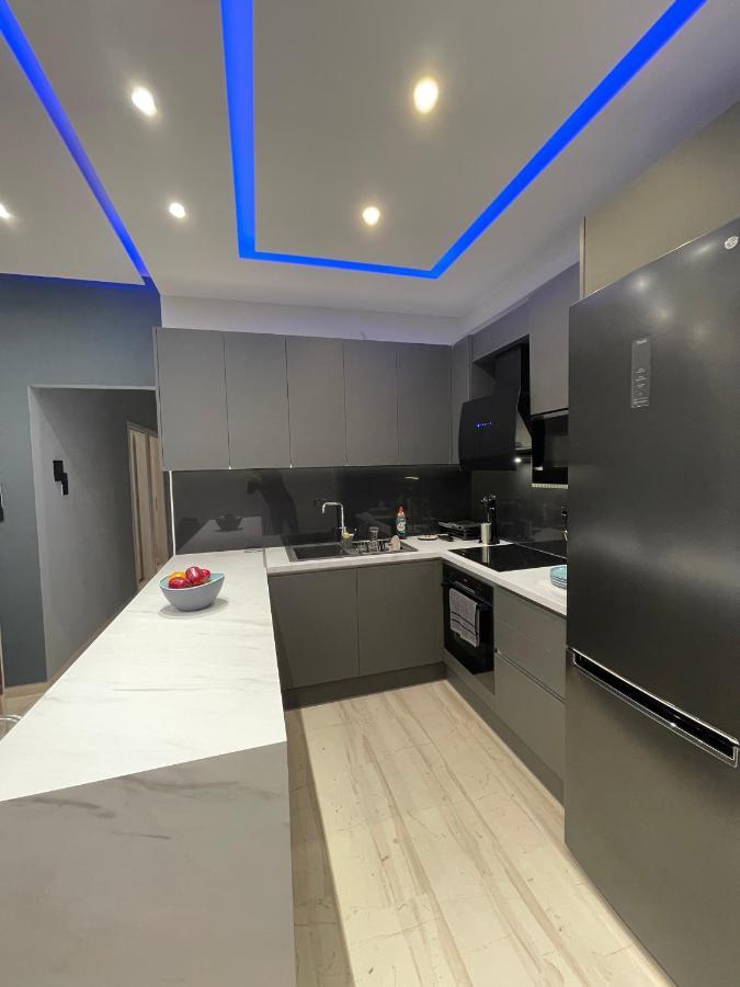 Luxury 3 Bedroom Apartment In Kiato Center Bagian luar foto